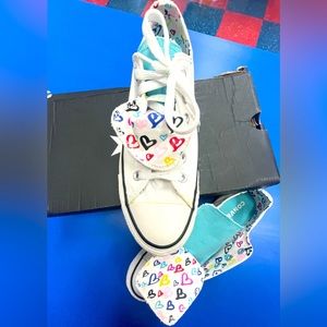 Brand New Women’s converse.